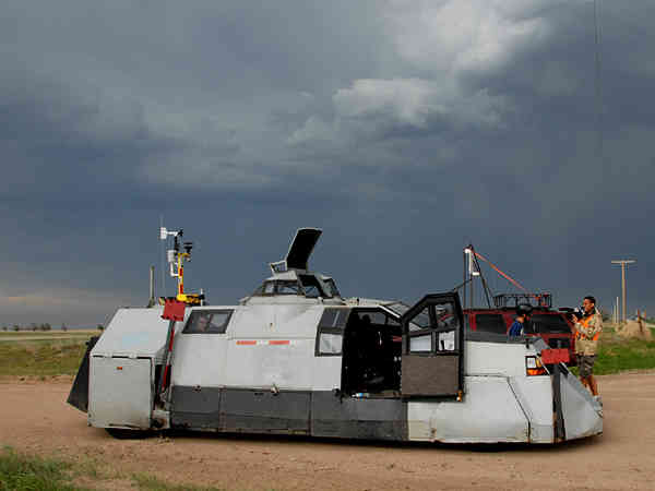 Tornado Intercept Vehicle Om Te Filmen In Een Tornado